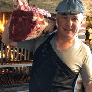 José Vanbeselaere aan de open grill
